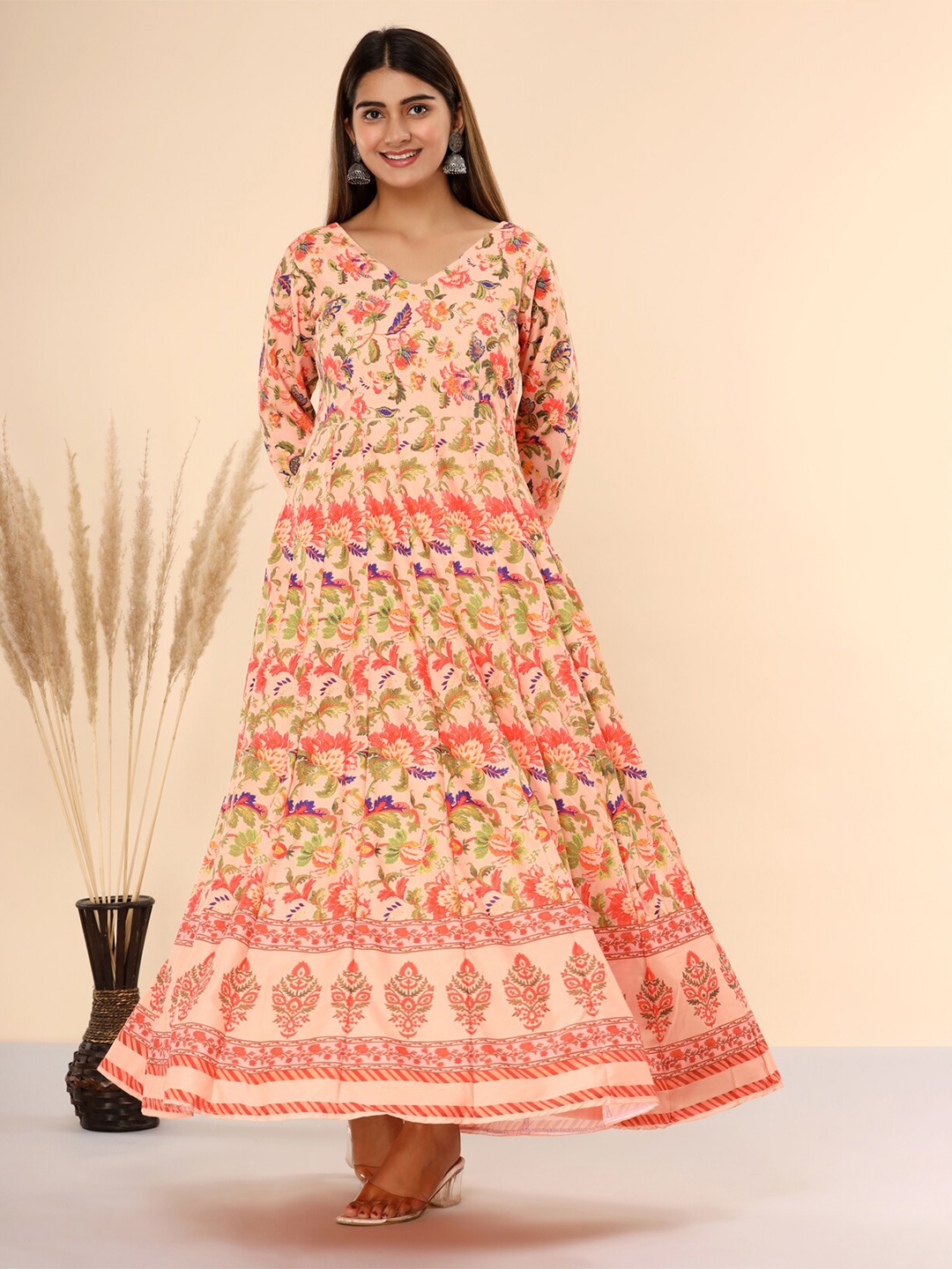 

Saart Bunaai Women Pink & Green Floral Printed Cotton Ethnic Dress, Peach