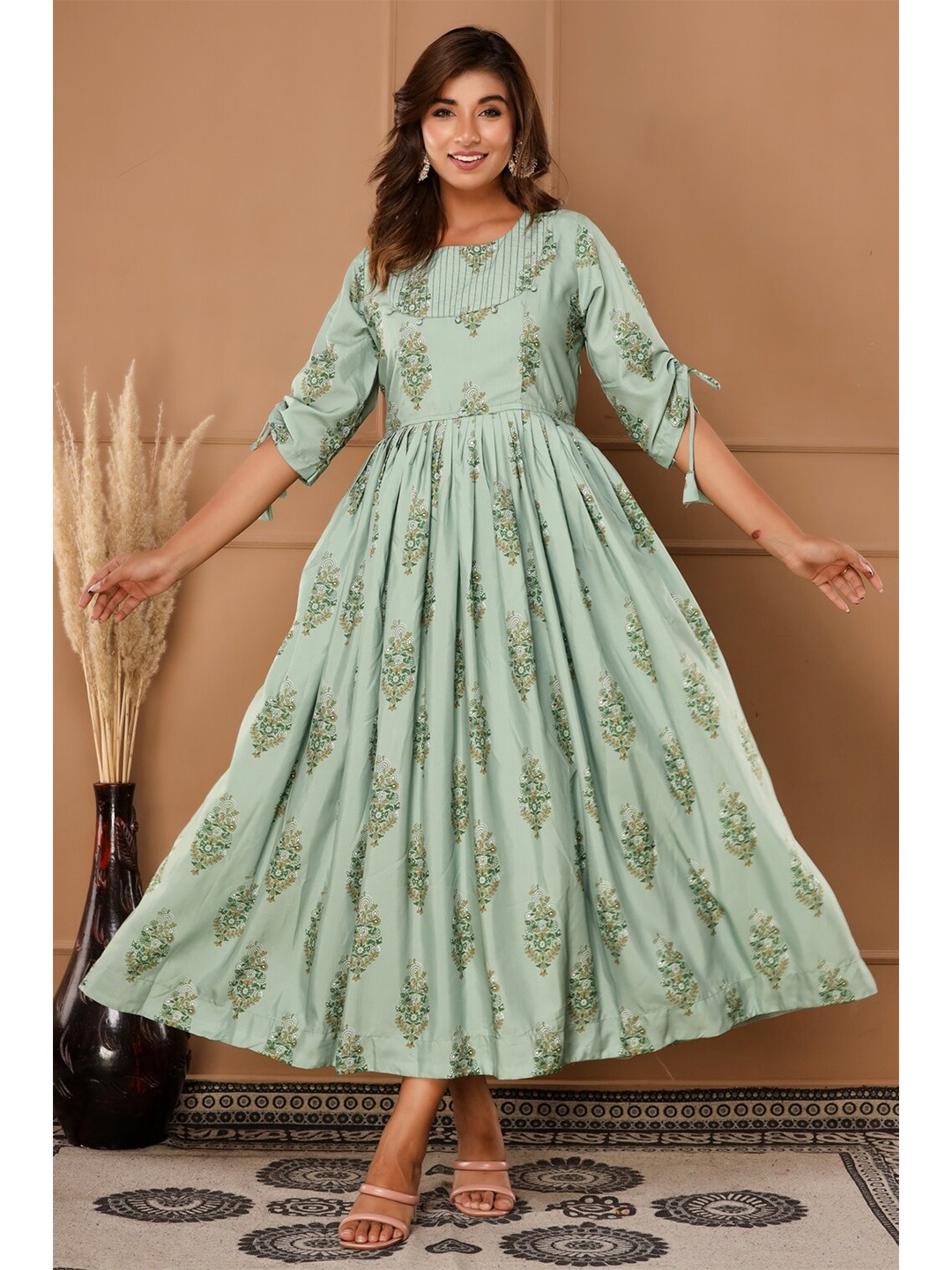 

Saart Bunaai Women Green Floral Printed Cotton Midi Fit and Flare Dress