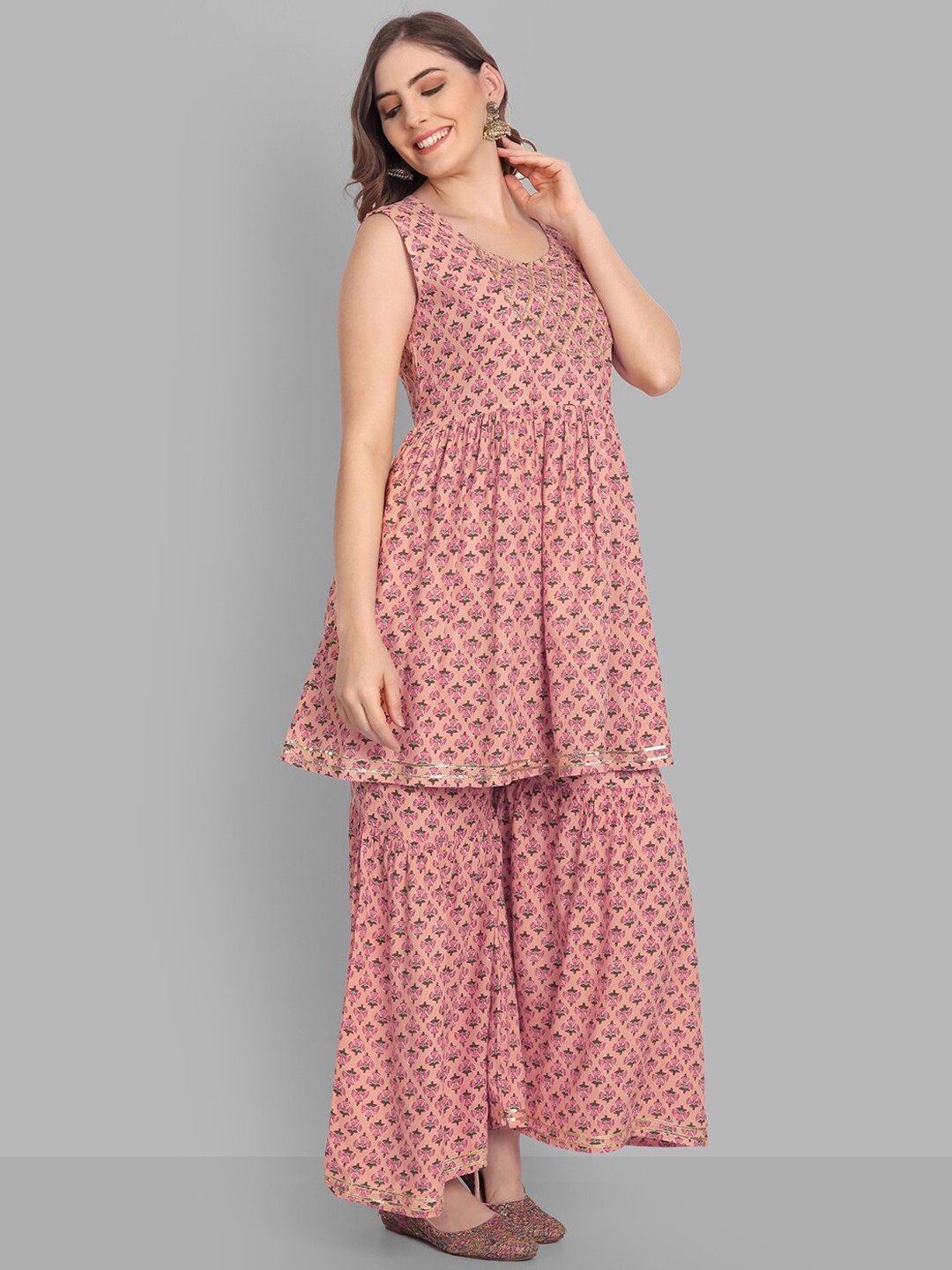 

SINGNI Women Peach-Coloured Ethnic Motifs Kurta with Sharara & Dupatta
