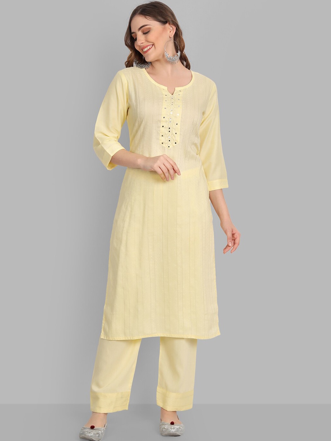 

SINGNI Women Yellow Ethnic Motifs Pure Silk Kurta with Trousers