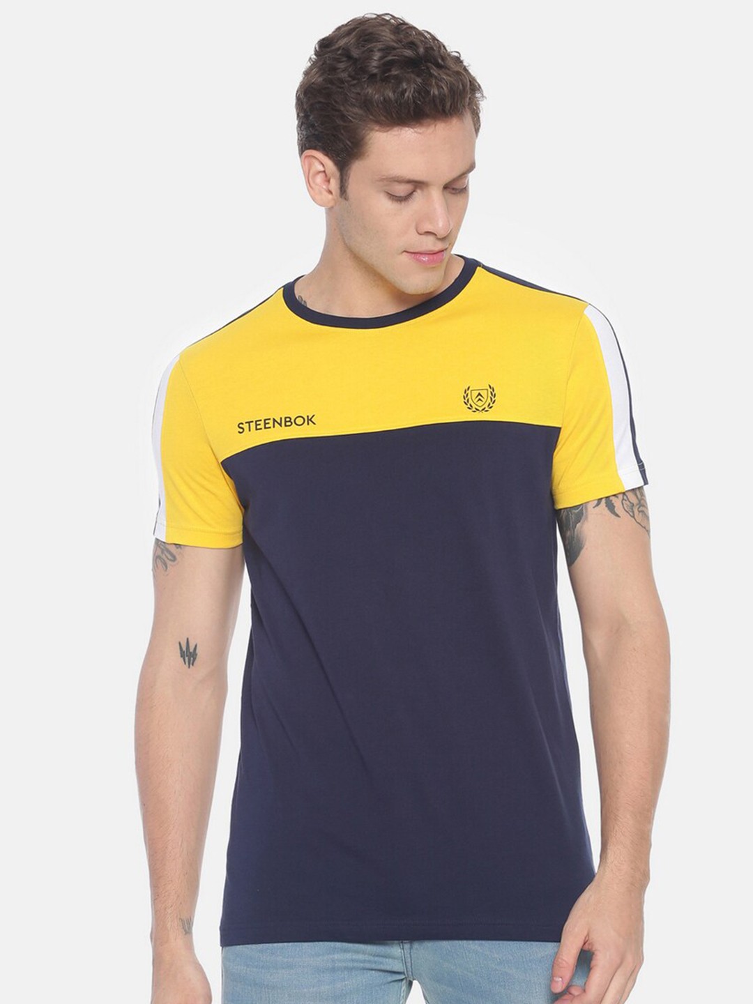 

Steenbok Men Blue Colourblocked T-shirt