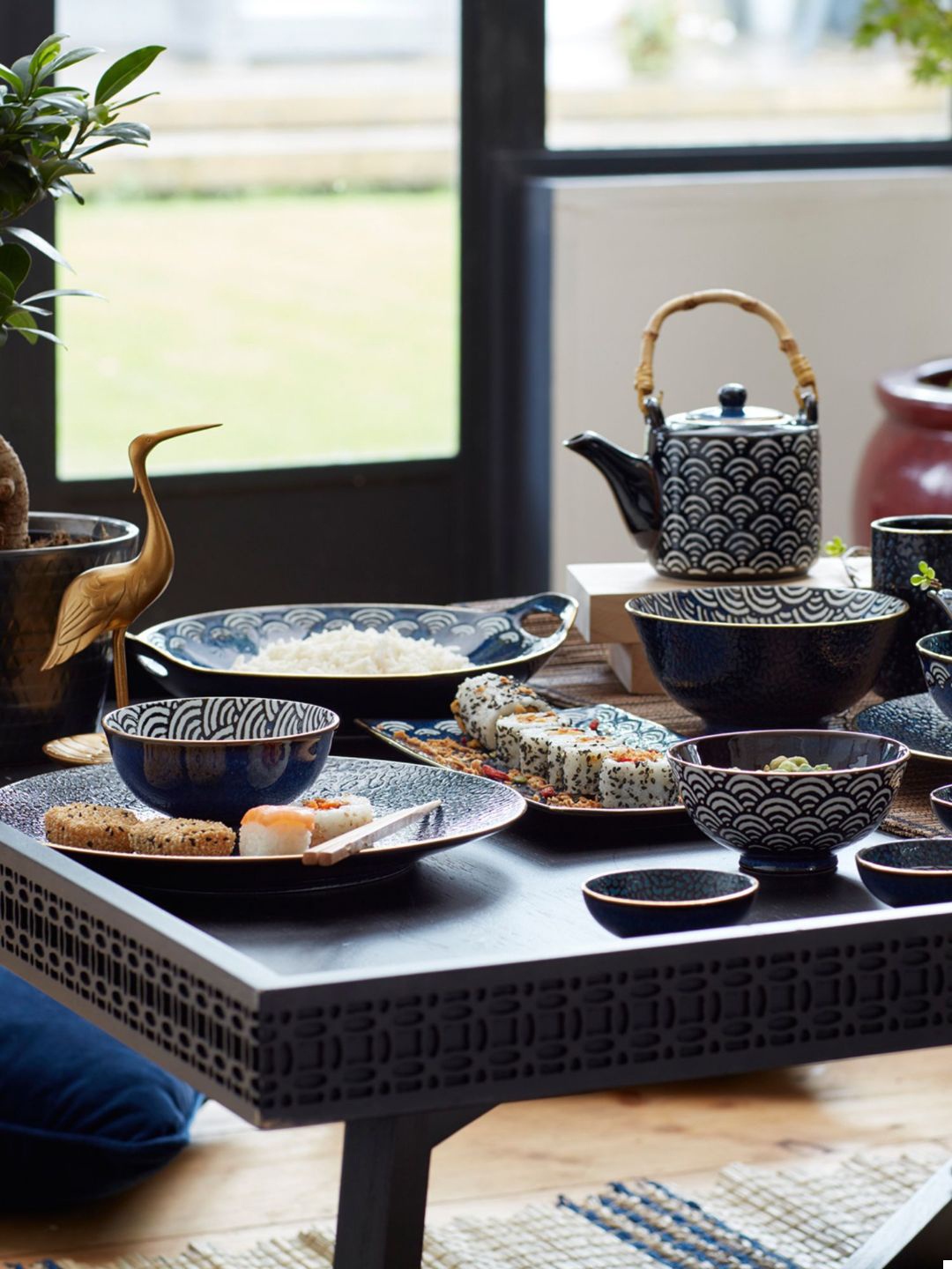 

MIKASA Blue & White Printed Porcelain Glossy Plate
