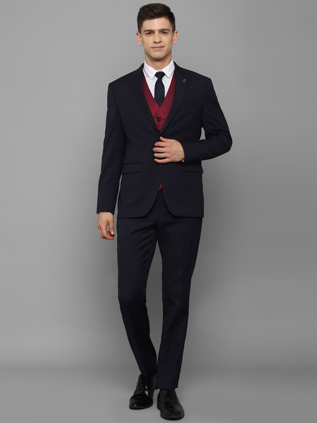 

Allen Solly Men Navy Blue Solid Single Breasted Slim Fit Formal 3-Piece Formal Suit