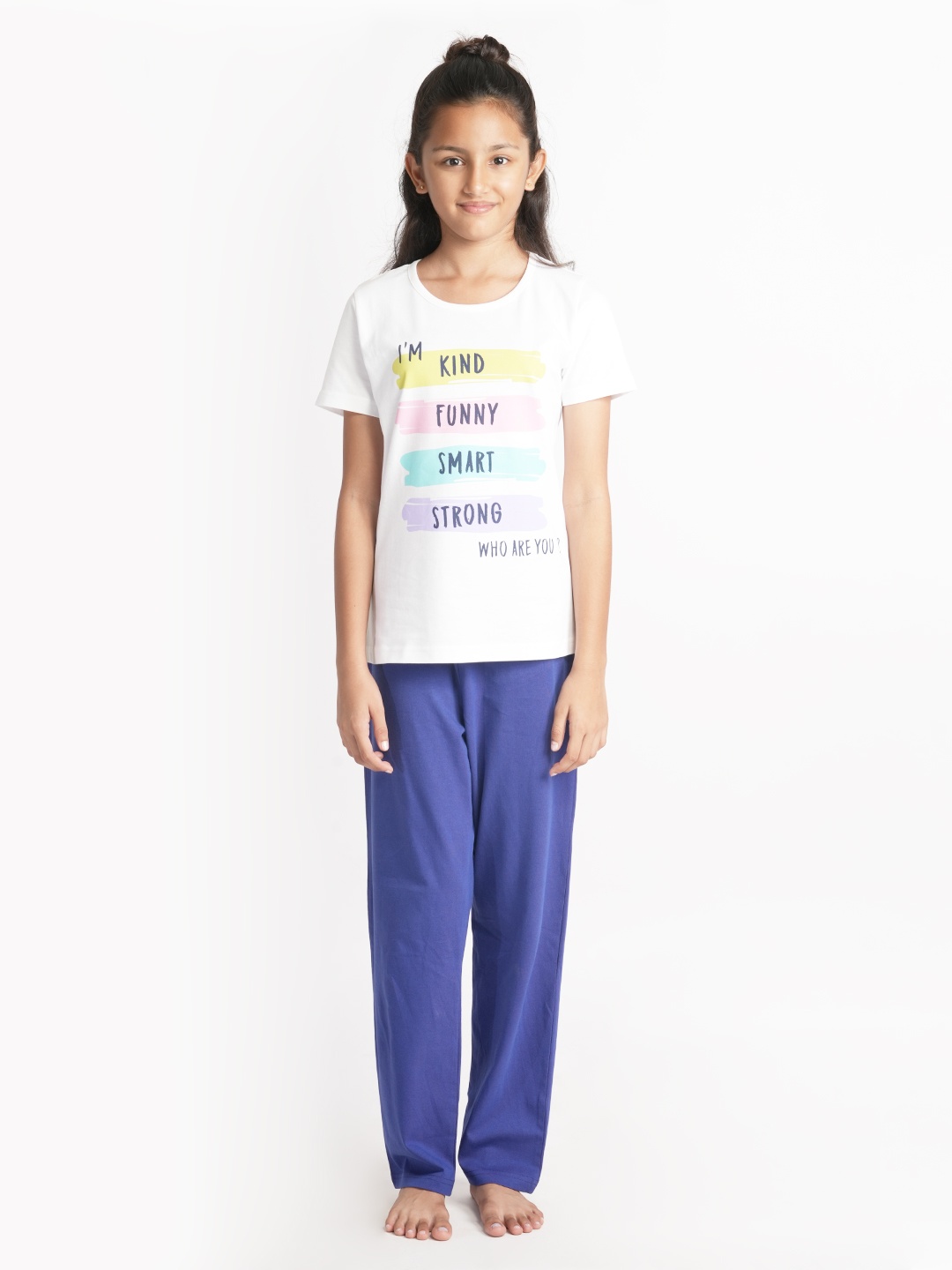 

mackly Girls White & Navy Blue Printed Pure Cotton Night suit