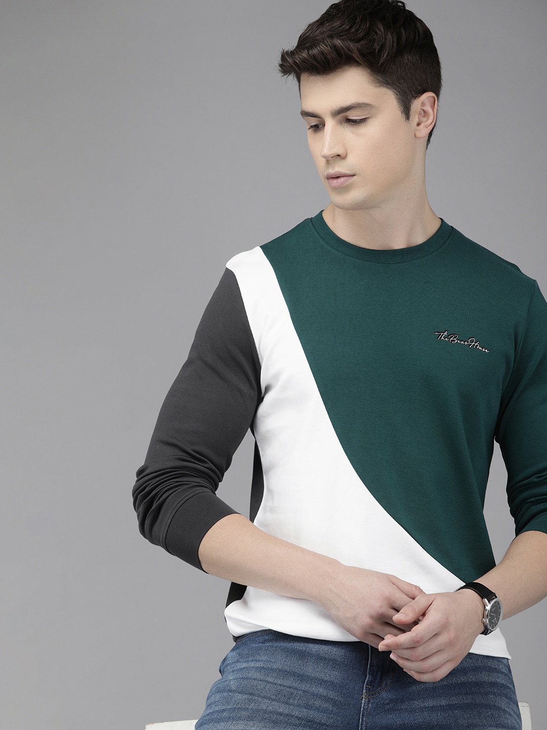 

THE BEAR HOUSE Men Green & White Pure Cotton Colourblocked Sweatshirt
