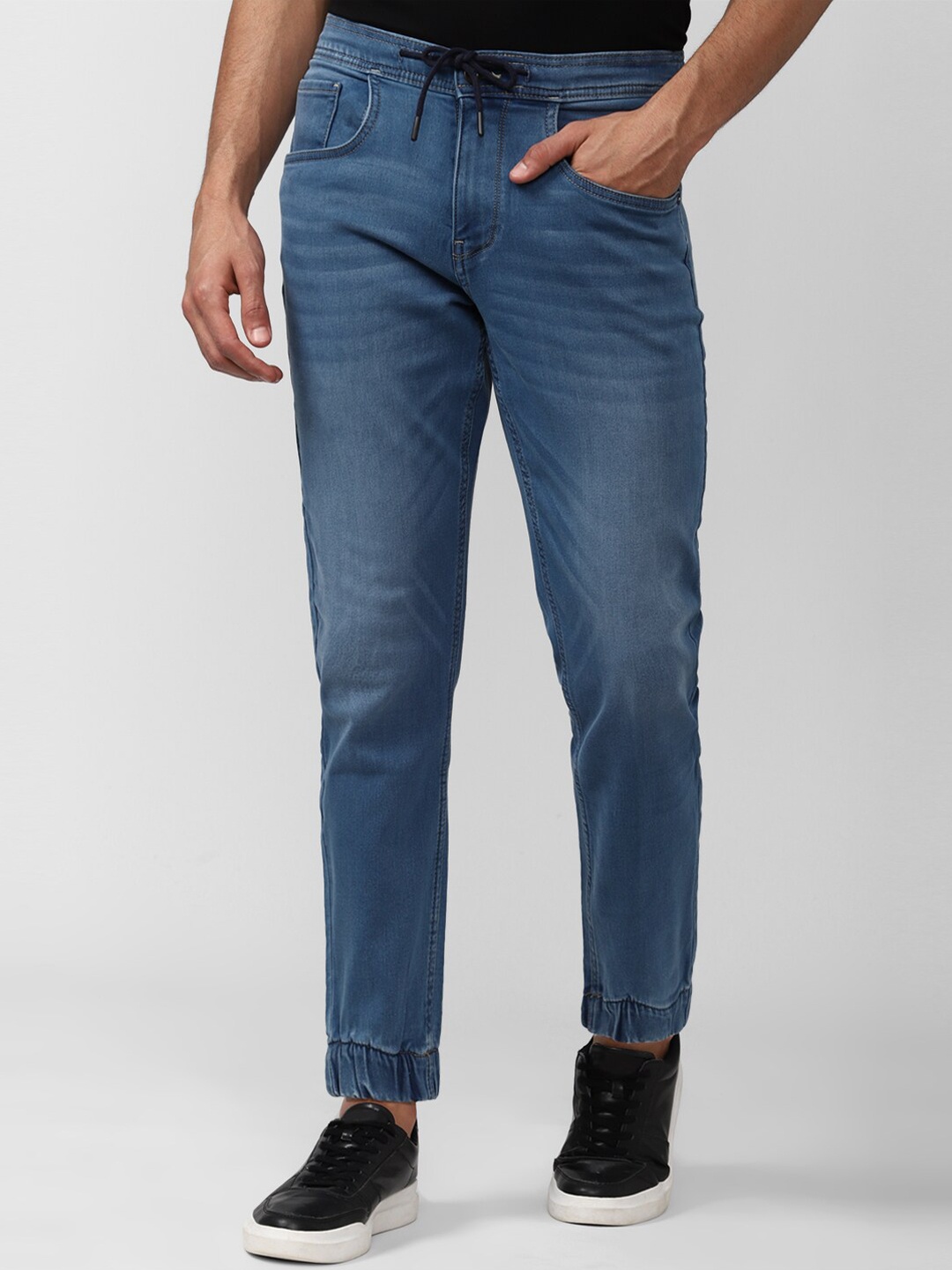 

VAN HEUSEN DENIM LABS Men Blue Light Fade Jeans