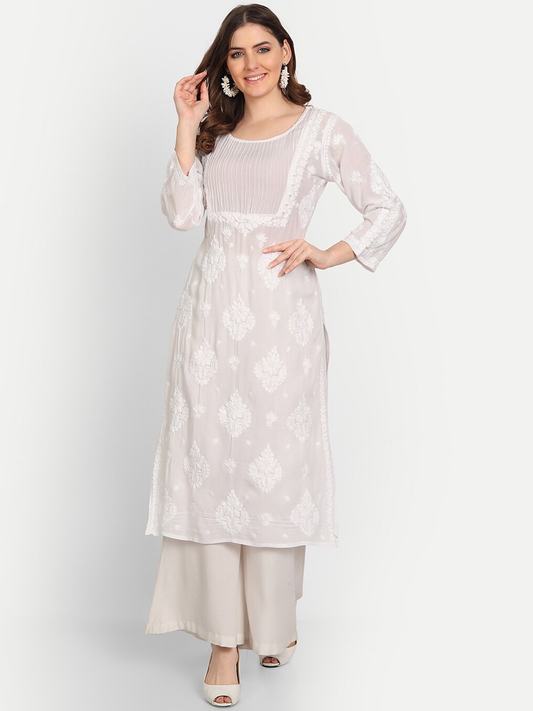 

Indiankala4u Women White Ethnic Motifs Embroidered Chikankari Kurta