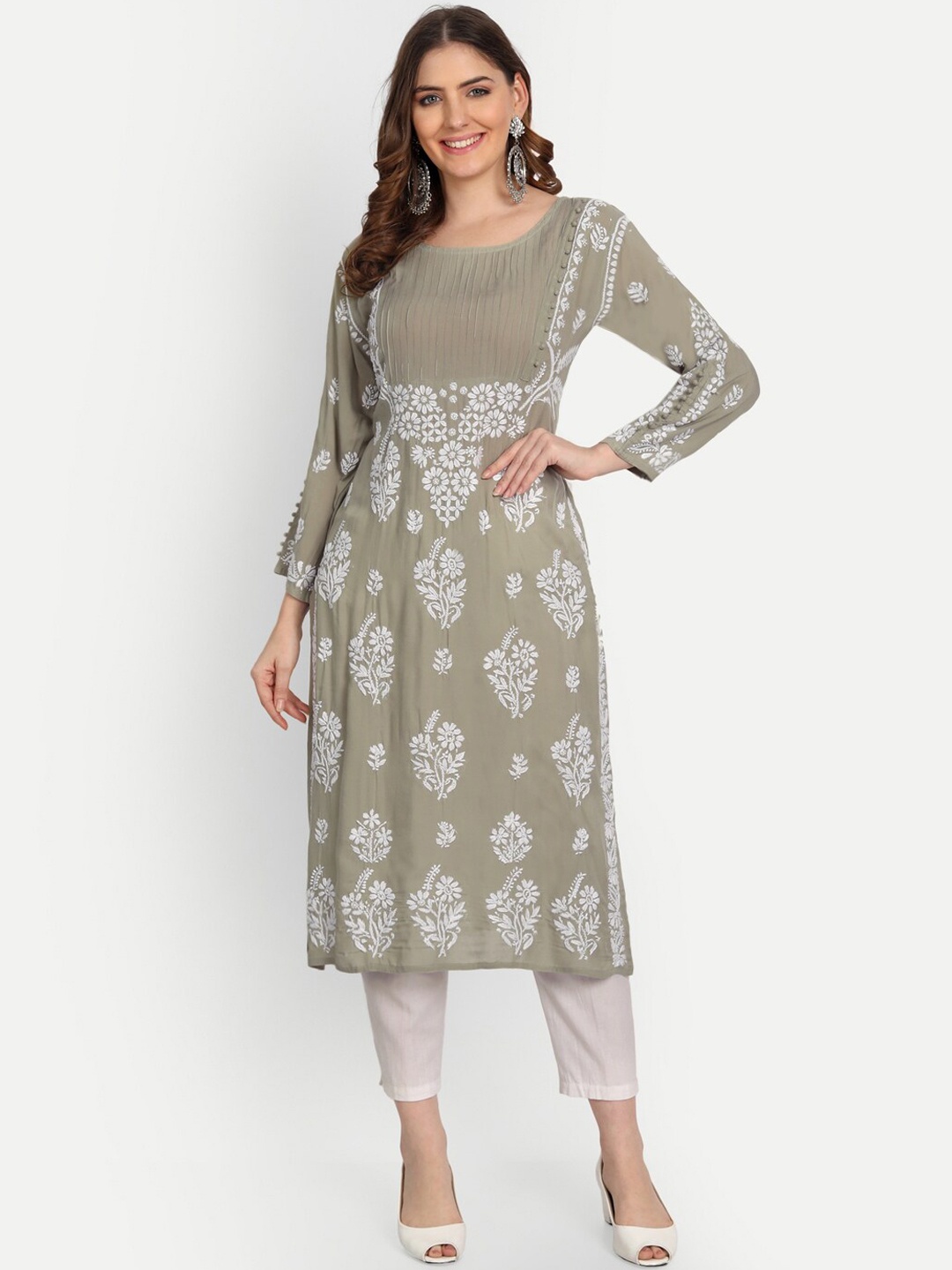 

Indiankala4u Round Neck Ethnic Motifs Embroidered Chikankari Straight Fit Kurta, Green