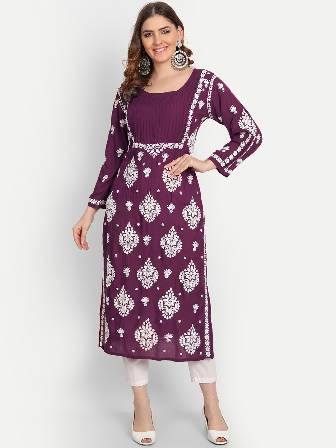 

Indiankala4u Women Burgundy Floral Embroidered Chikankari Thread Work Kurta