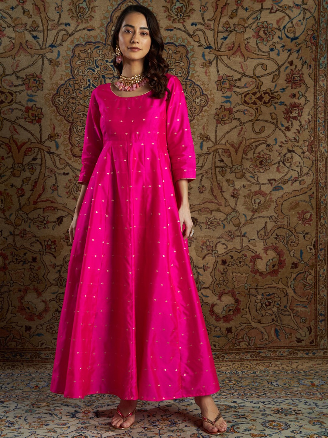 

Shae by SASSAFRAS Women Fuchsia Pink & Gold-Coloured Printed Maxi Ethnic Dresses