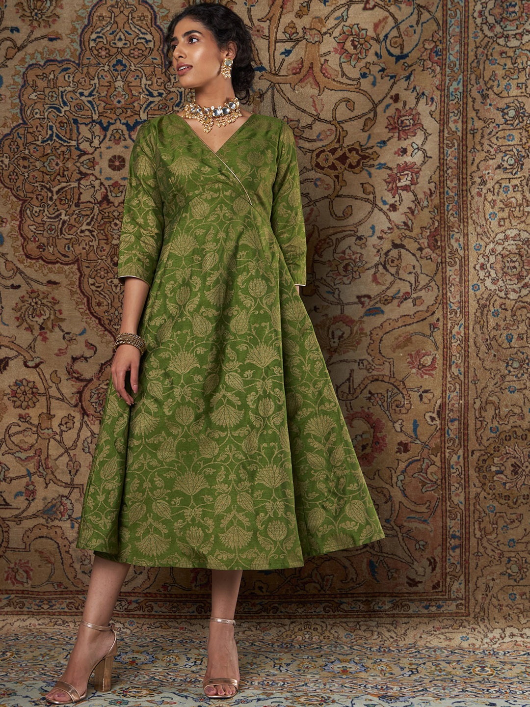 

Shae by SASSAFRAS Women Green Floral Printed Anarkali Midi Ethnic Dresses
