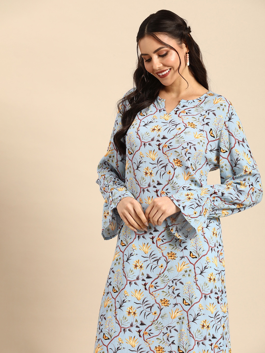 

Sangria Women Floral Printed Crepe Kurta, Turquoise blue