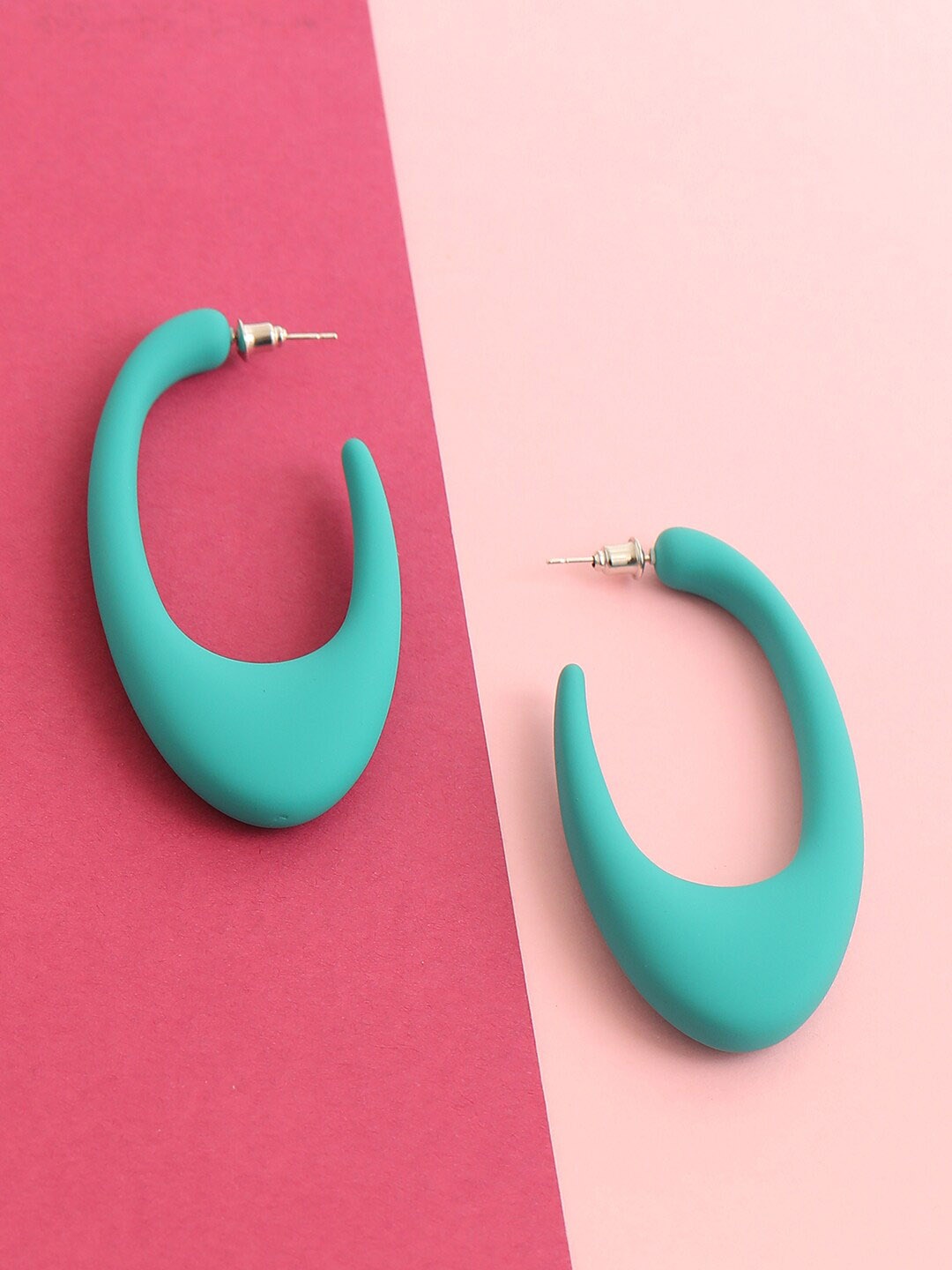 

SOHI Gold-Plated Green Contemporary Half Hoop Earrings