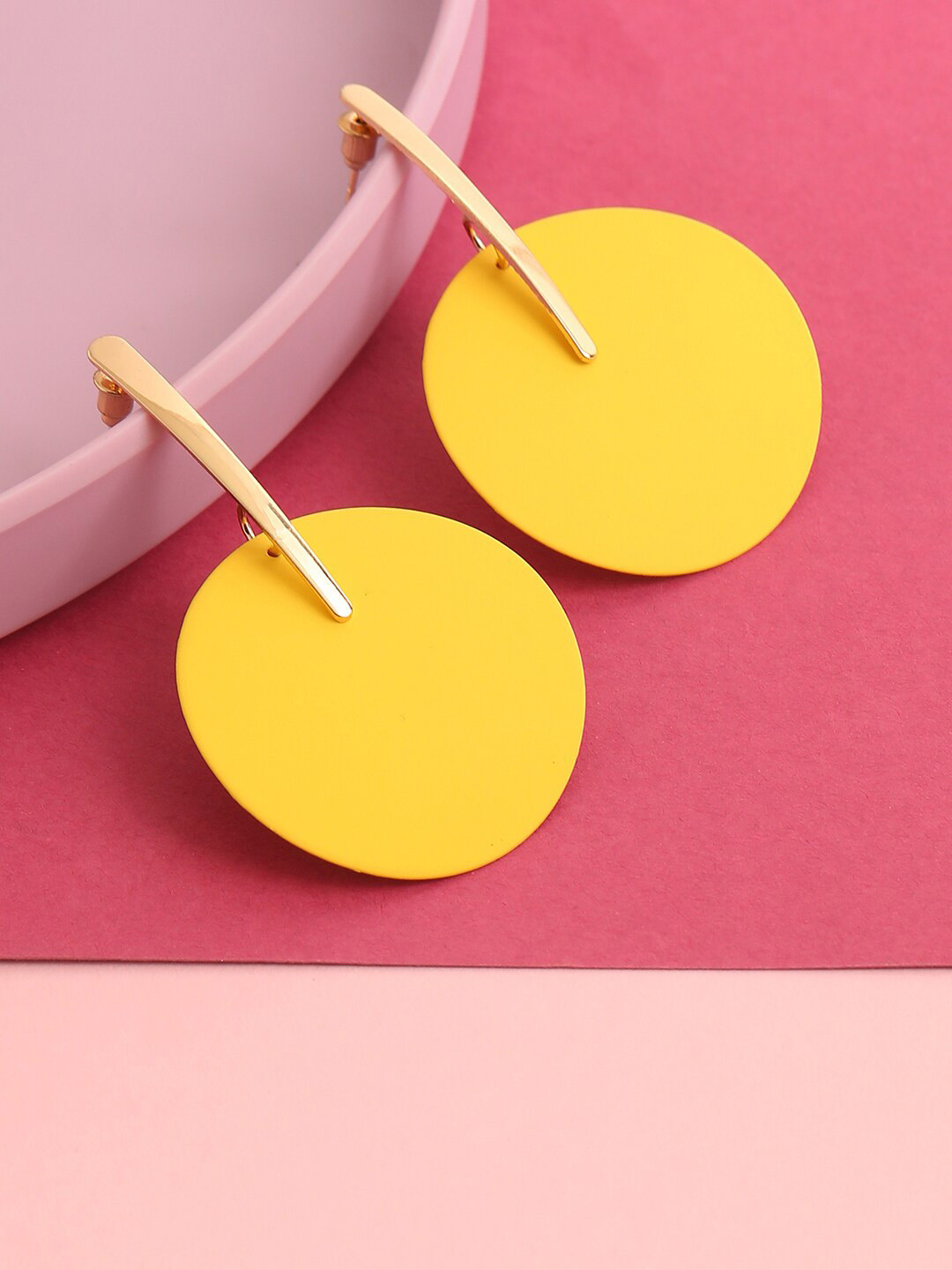 

SOHI Gold Plated Yellow Circular Drop Earrings