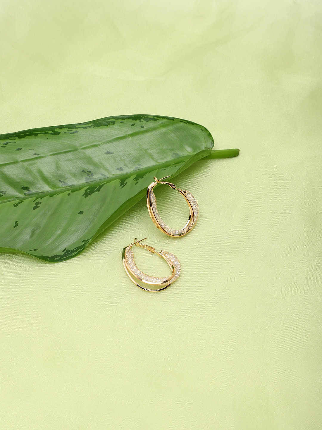 

SOHI Gold-Toned Circular Hoop Earrings