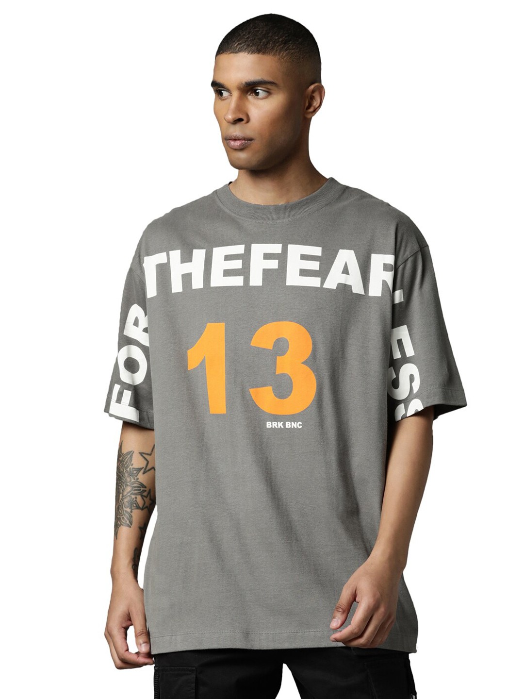 

Breakbounce Men Grey Typography Printed Drop-Shoulder Sleeves Oversized Pure Cotton T-shirt