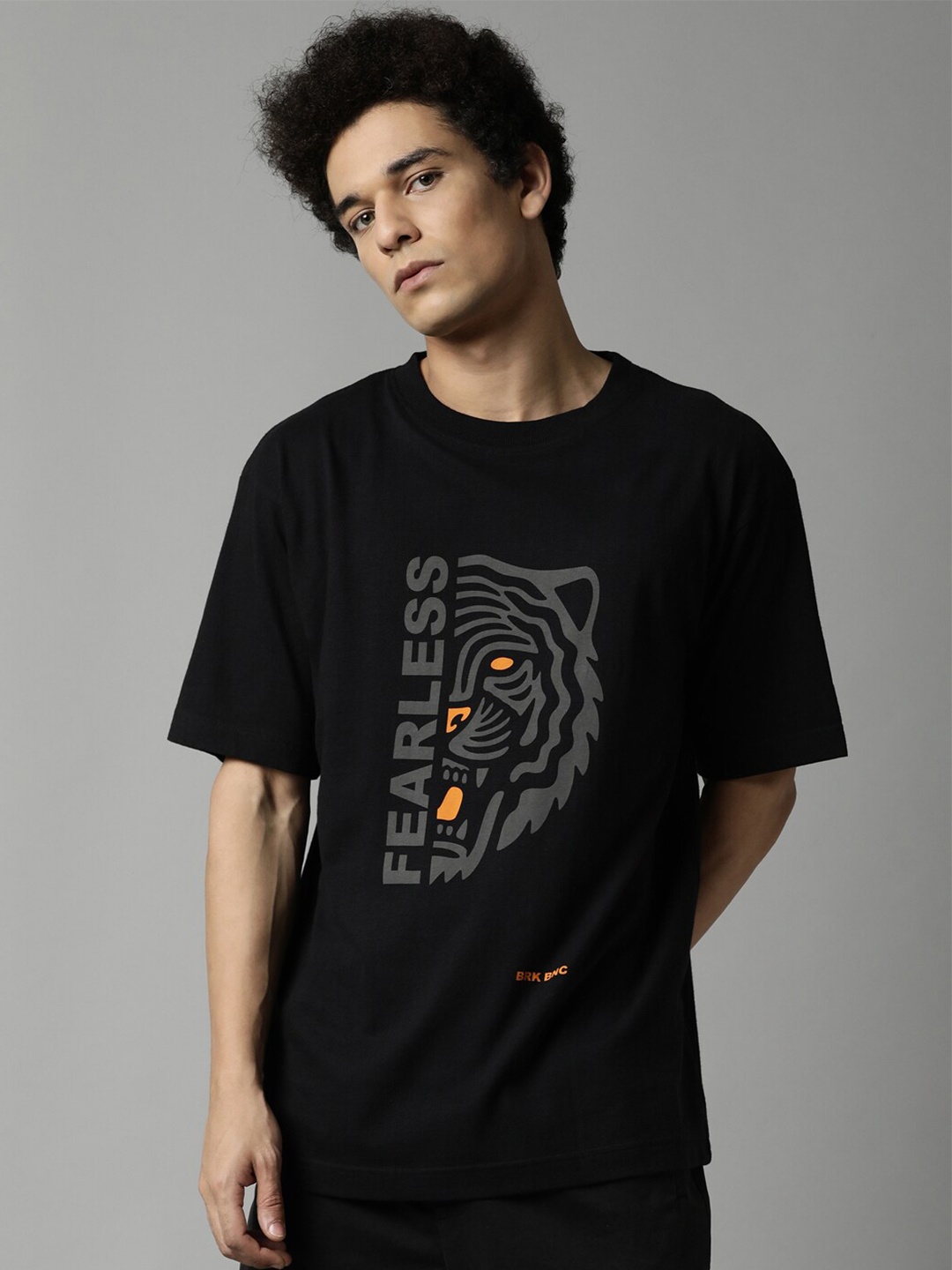 

Breakbounce Men Black Typography Printed Pure Cotton T-shirt