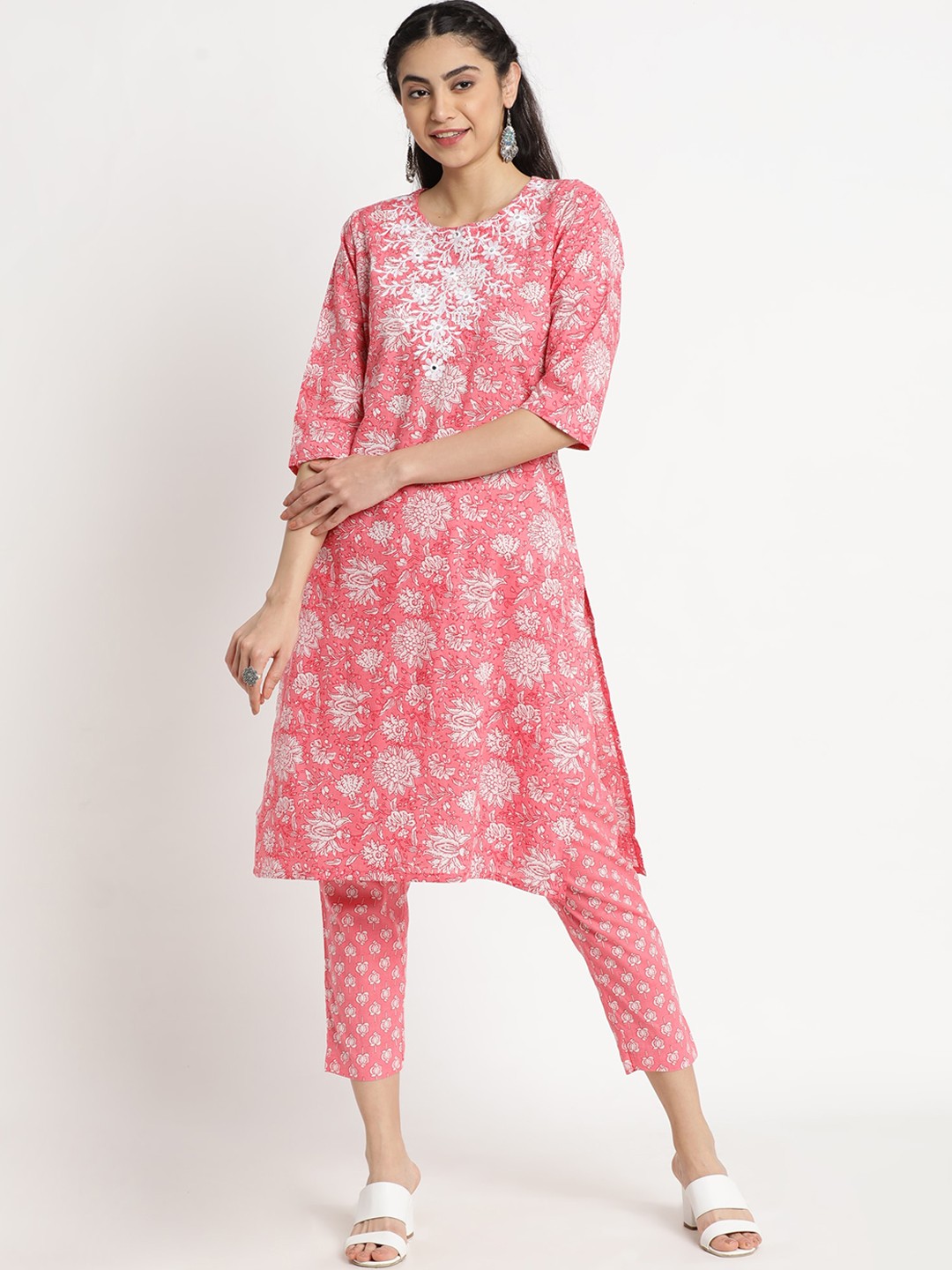

FLAVIDO Women Coral Floral Printed Thread Work Pure Cotton Kurta with Trouser