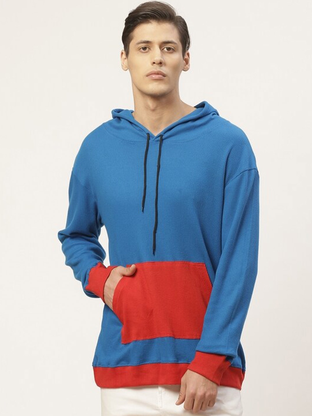 

PAUSE SPORT Men Blue & Red Solid Hooded Cotton Sweatshirt