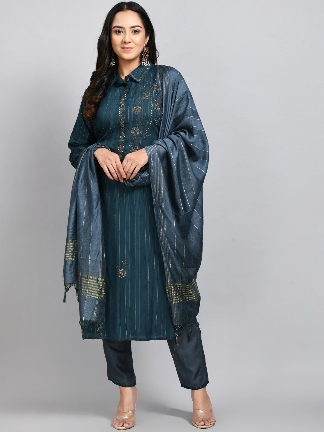 

DesiNoor.com Women Teal Floral Embroidered Kurta with Trousers & With Dupatta