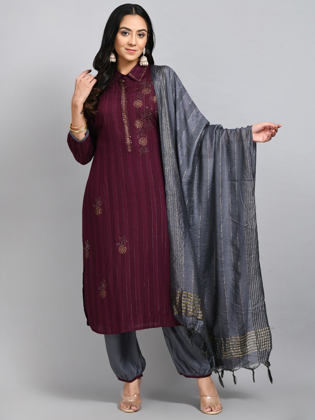 

DesiNoor.com Embellished Straight Kurta with Trousers & With Dupatta, Burgundy