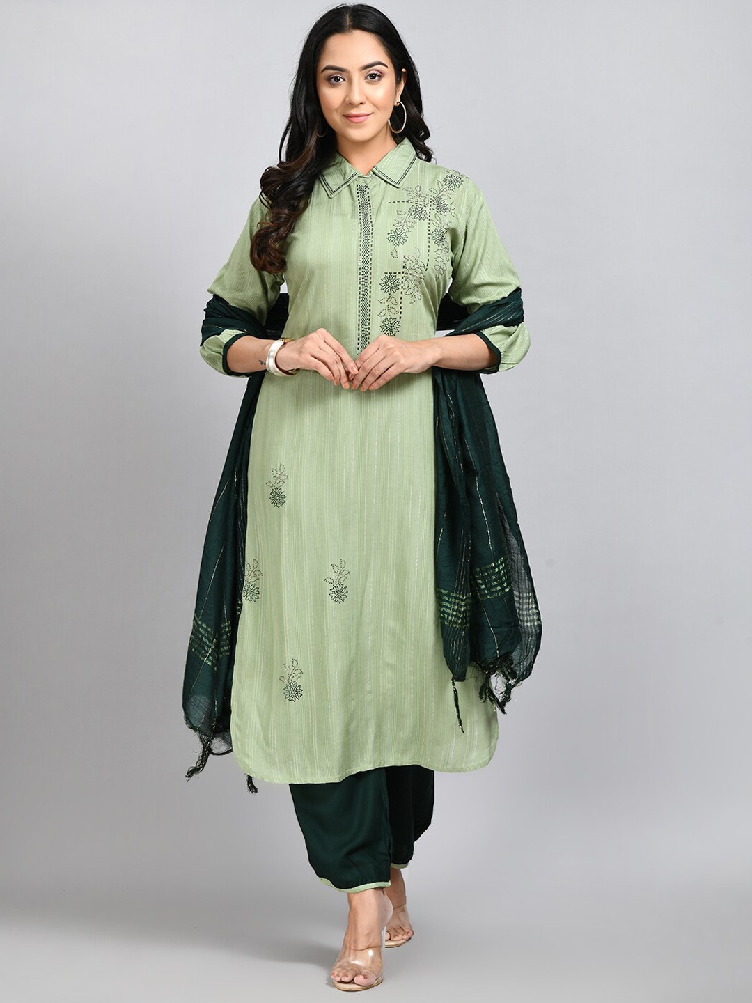 

DesiNoor.com Embellished Straight Kurta with Trousers & With Dupatta, Green