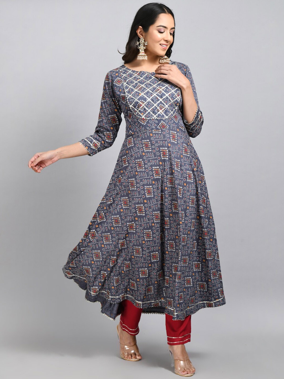 

DesiNoor.com Women Grey Bandhani Printed Gotta Patti Kurta with Trouser & Dupatta Set