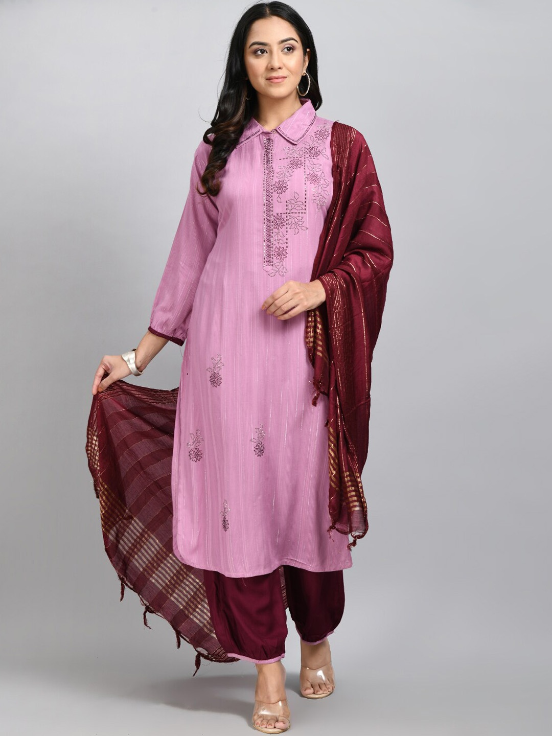 

DesiNoor.com Floral Embroidered Beads and Stones Kurta with Trousers & With Dupatta, Pink