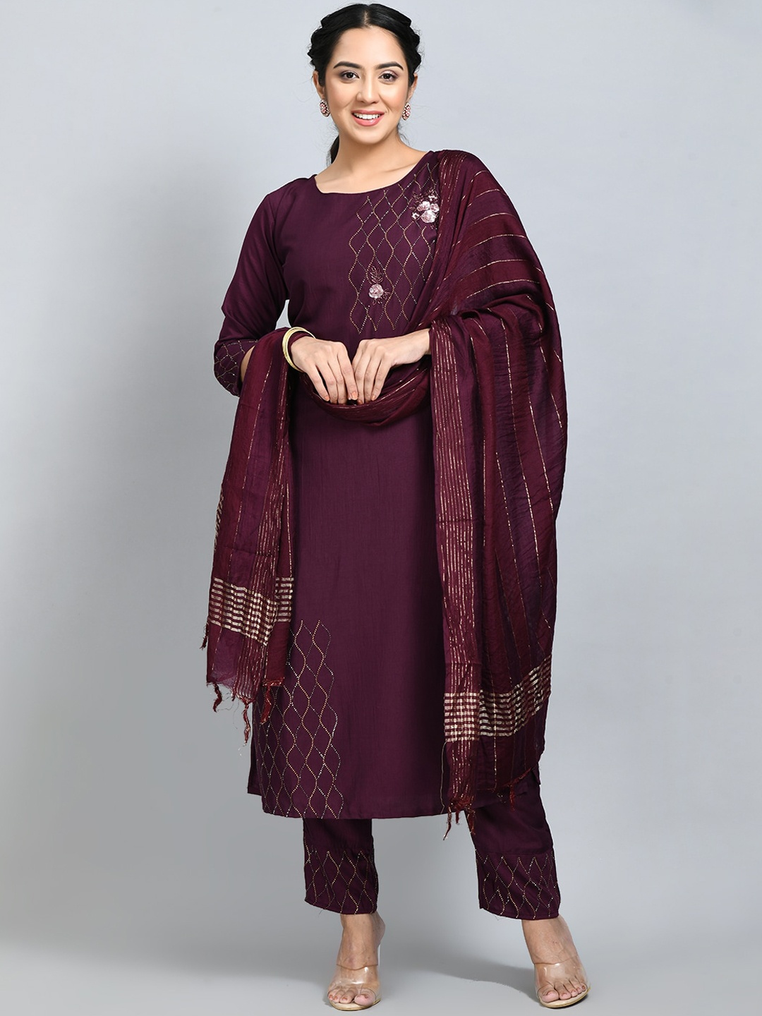 

DesiNoor.com Floral Embroidered Beads and Stones Kurta with Trousers & With Dupatta, Purple