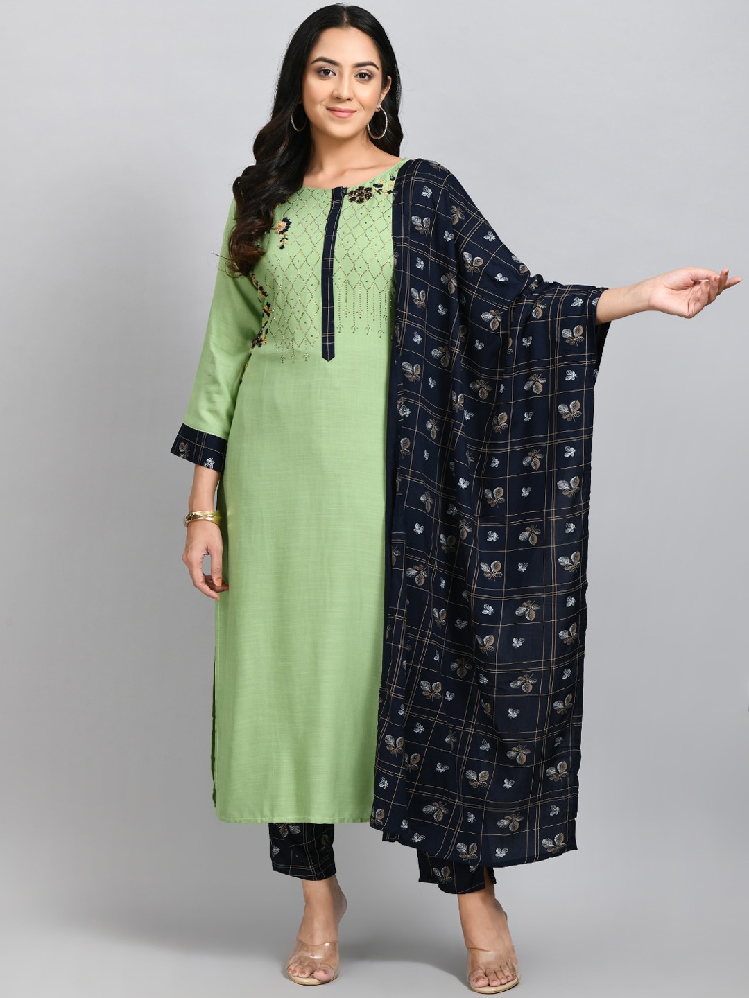 

DesiNoor.com Ethnic Motifs Embroidered Kurta With Trousers & Dupatta, Green