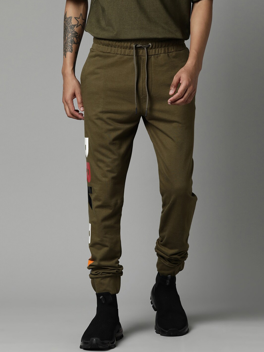 

Breakbounce Men Olive-Green Printed Pure Cotton Track Pants