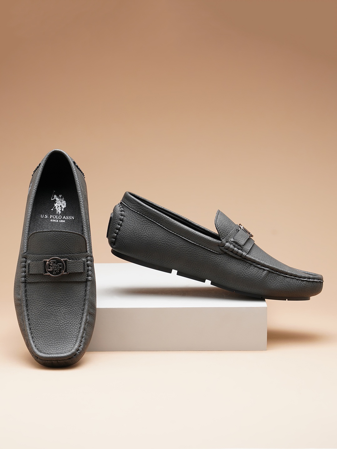 

U.S. Polo Assn. Men Textured Driving Shoes With Brand Logo Applique Detail, Black