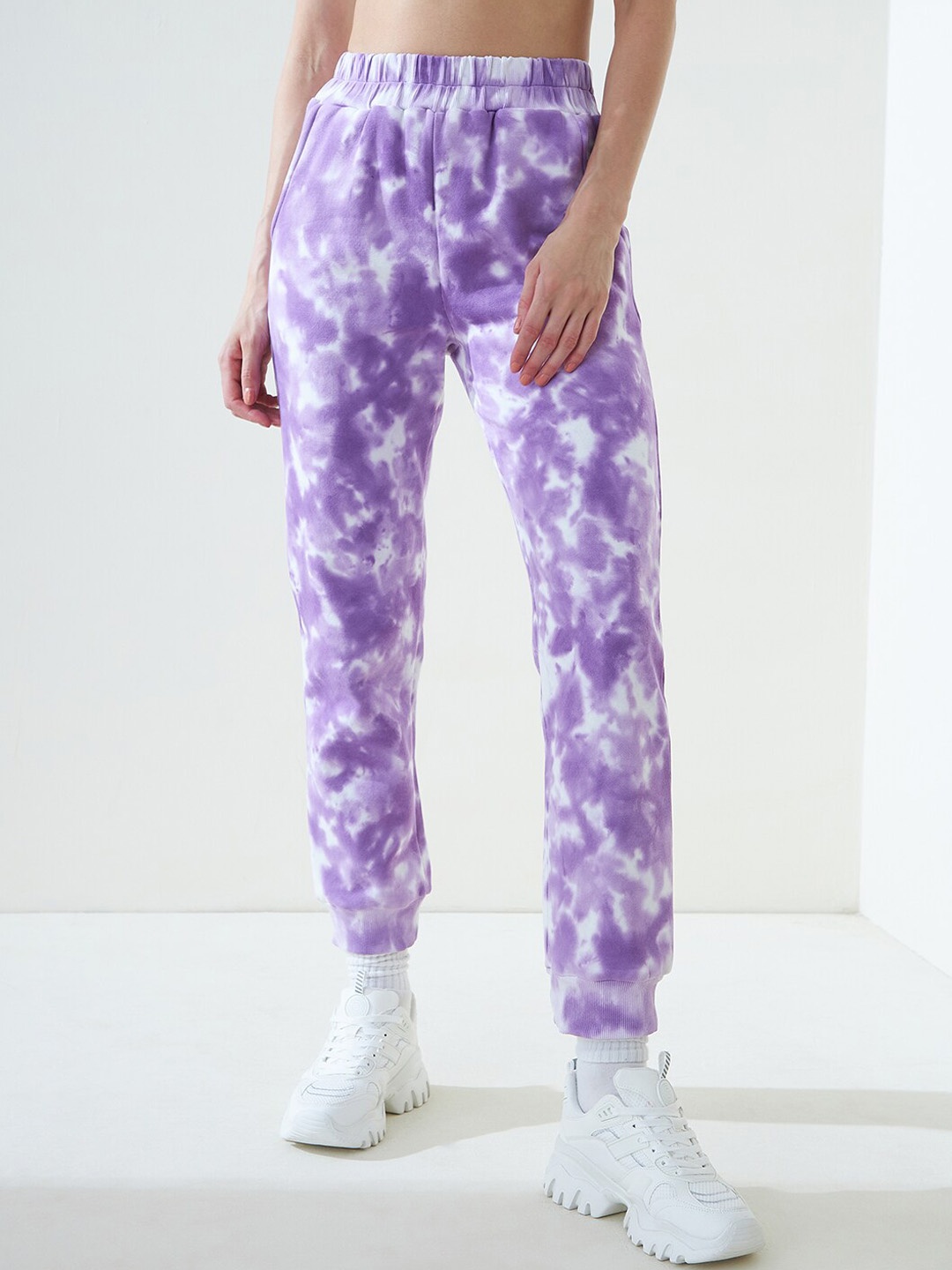 

Femella Women Lavender-Coloured & White Printed Cotton Joggers