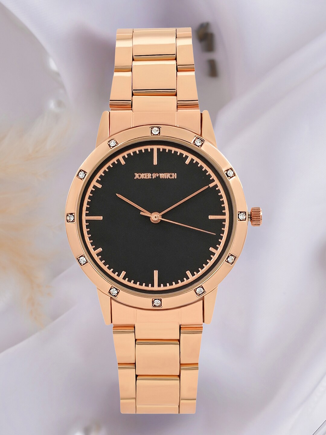 

JOKER & WITCH Women Black Dial & Rose Gold Toned Stainless Steel Bracelet Style Straps Analogue Watch