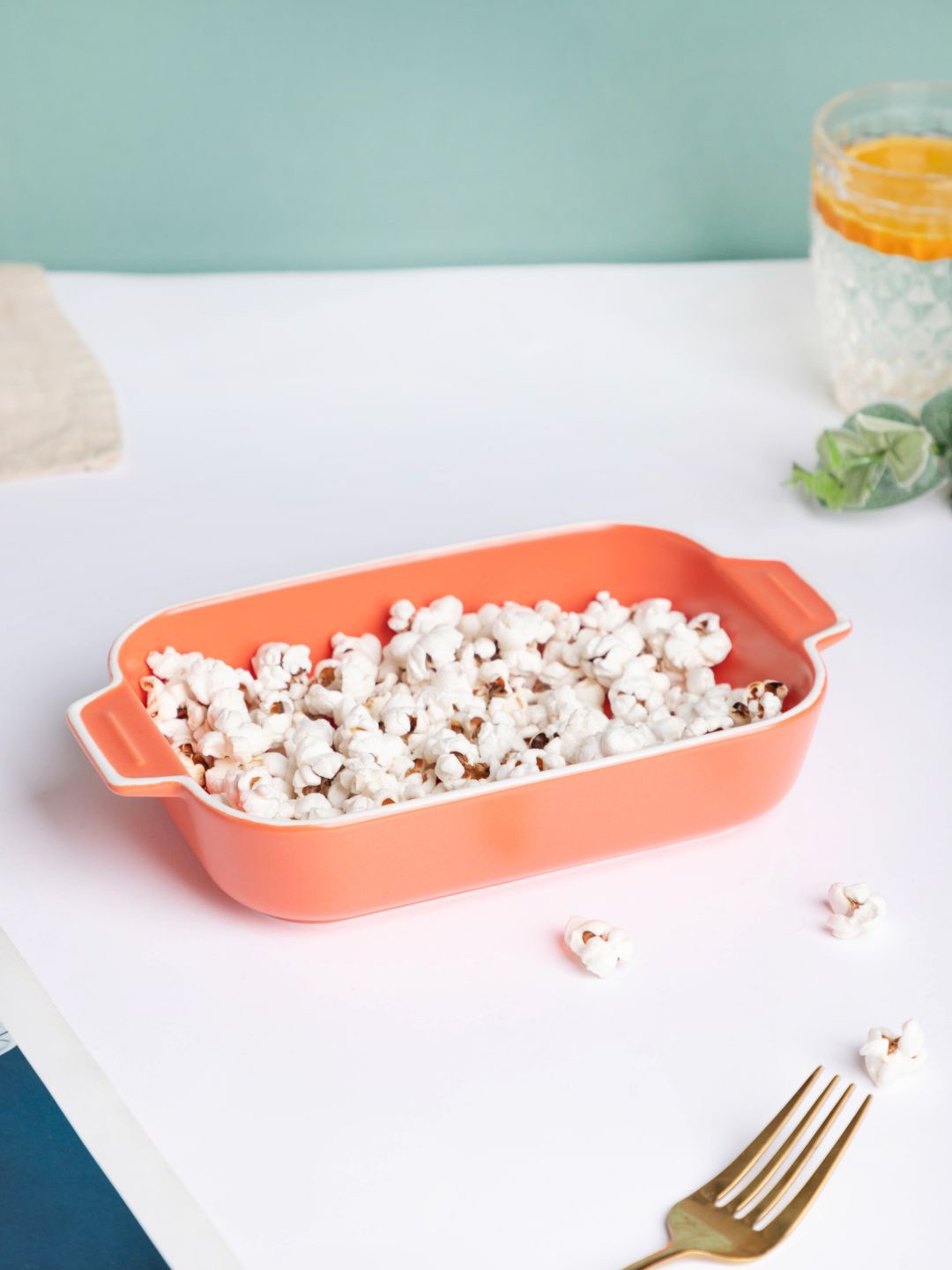 

Nestasia Orange Solid Ceramic Baking Tray With Handle