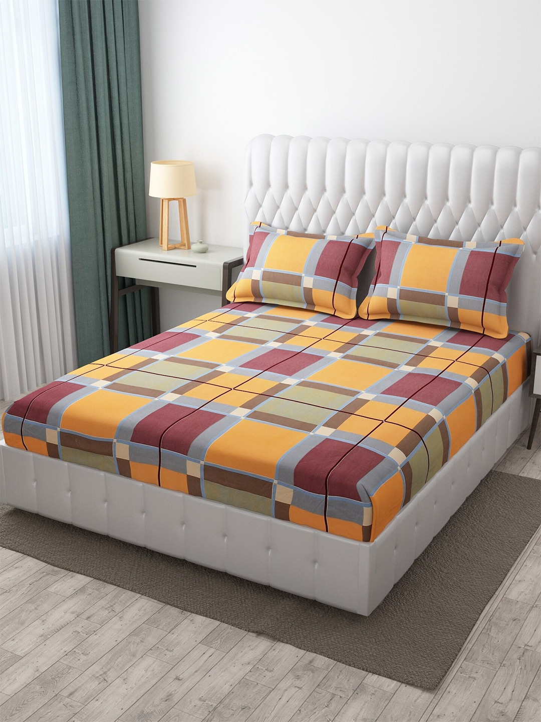 

Slushy Mushy Orange & Grey Geometric 300 TC King Bedsheet with 2 Pillow Covers