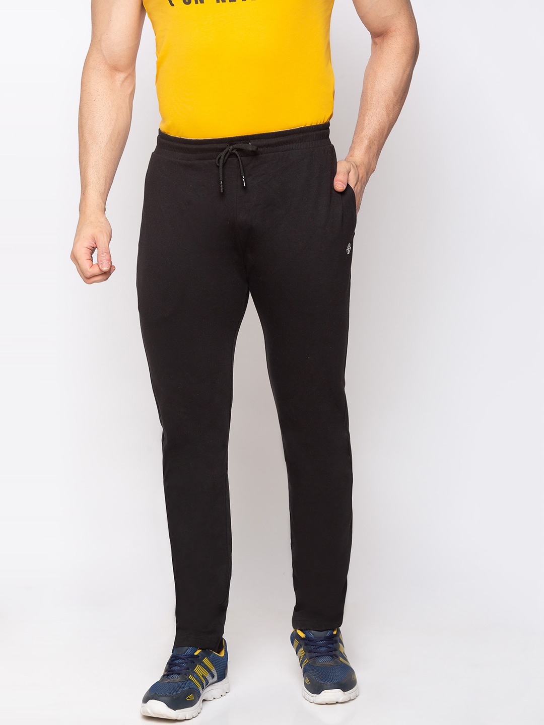 

Status Quo Men Black Solid Cotton Track Pant