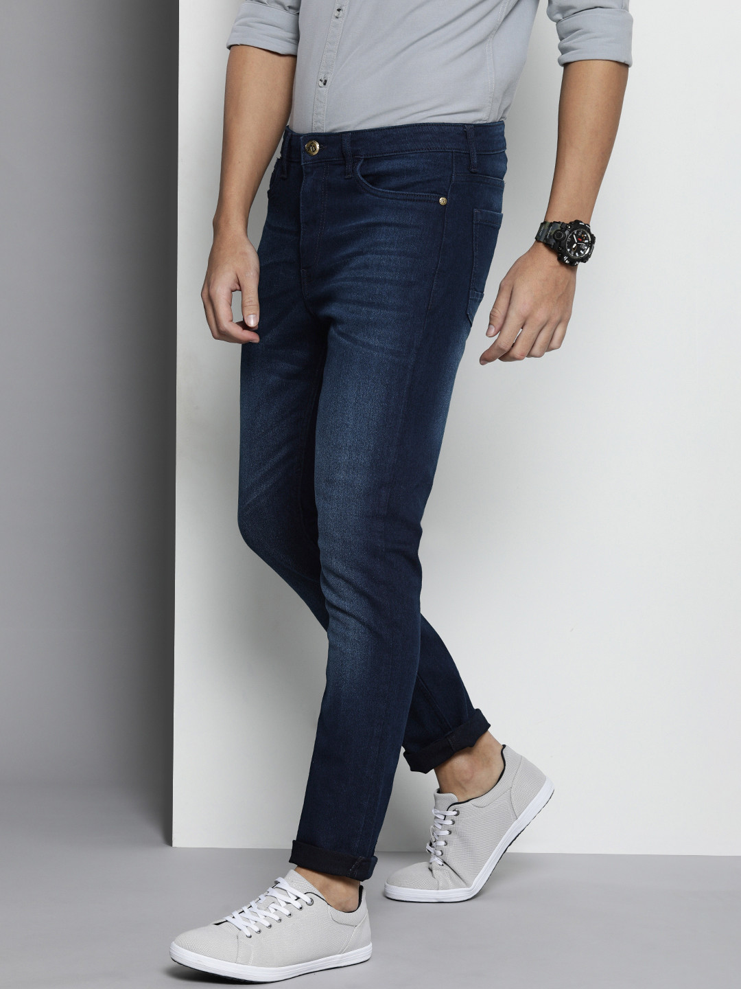 

The Indian Garage Co Men Blue Slim Fit Light Fade Stretchable Jeans