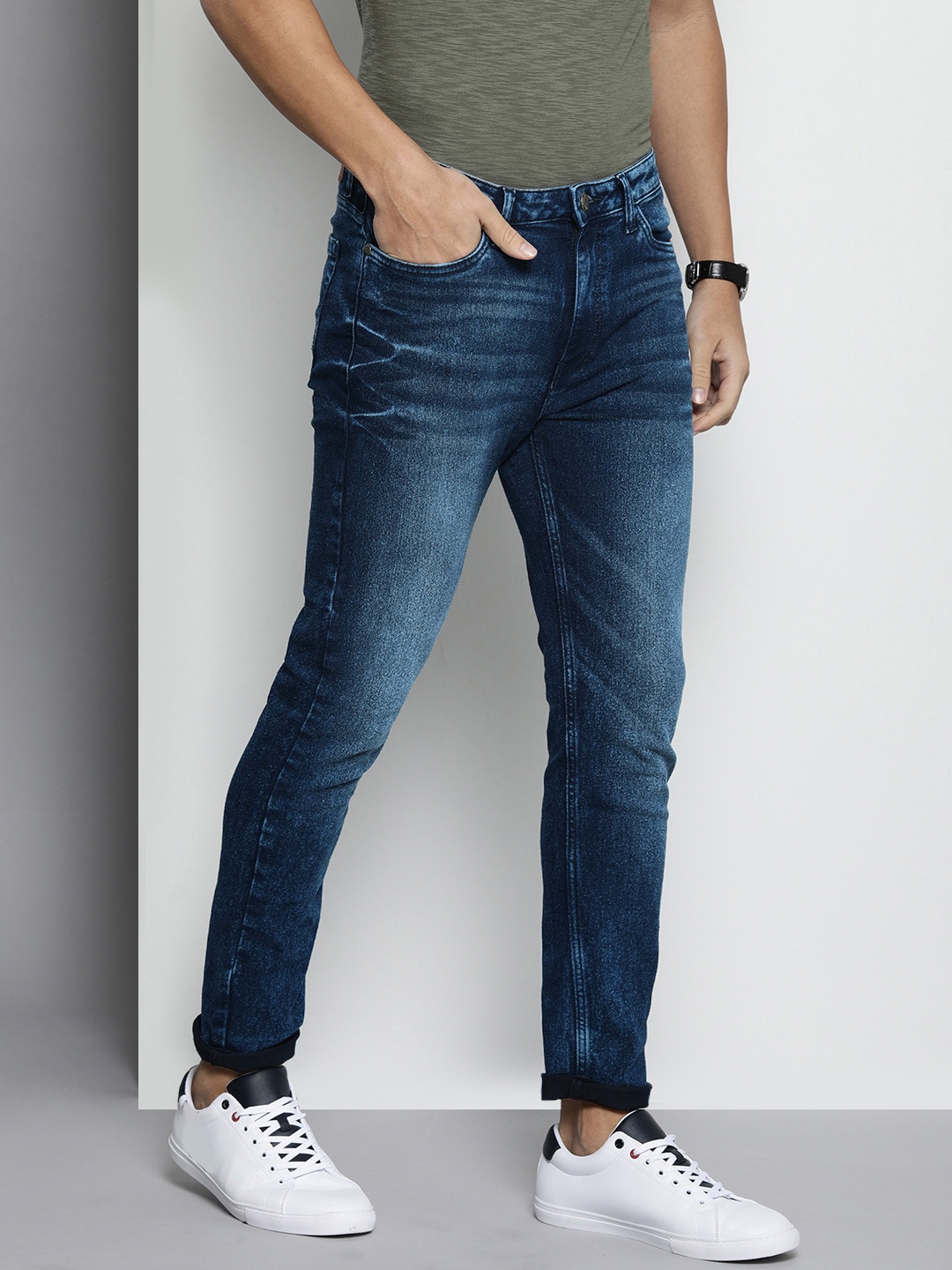 

The Indian Garage Co Men Navy Blue Slim Fit Heavy Fade Stretchable Jeans