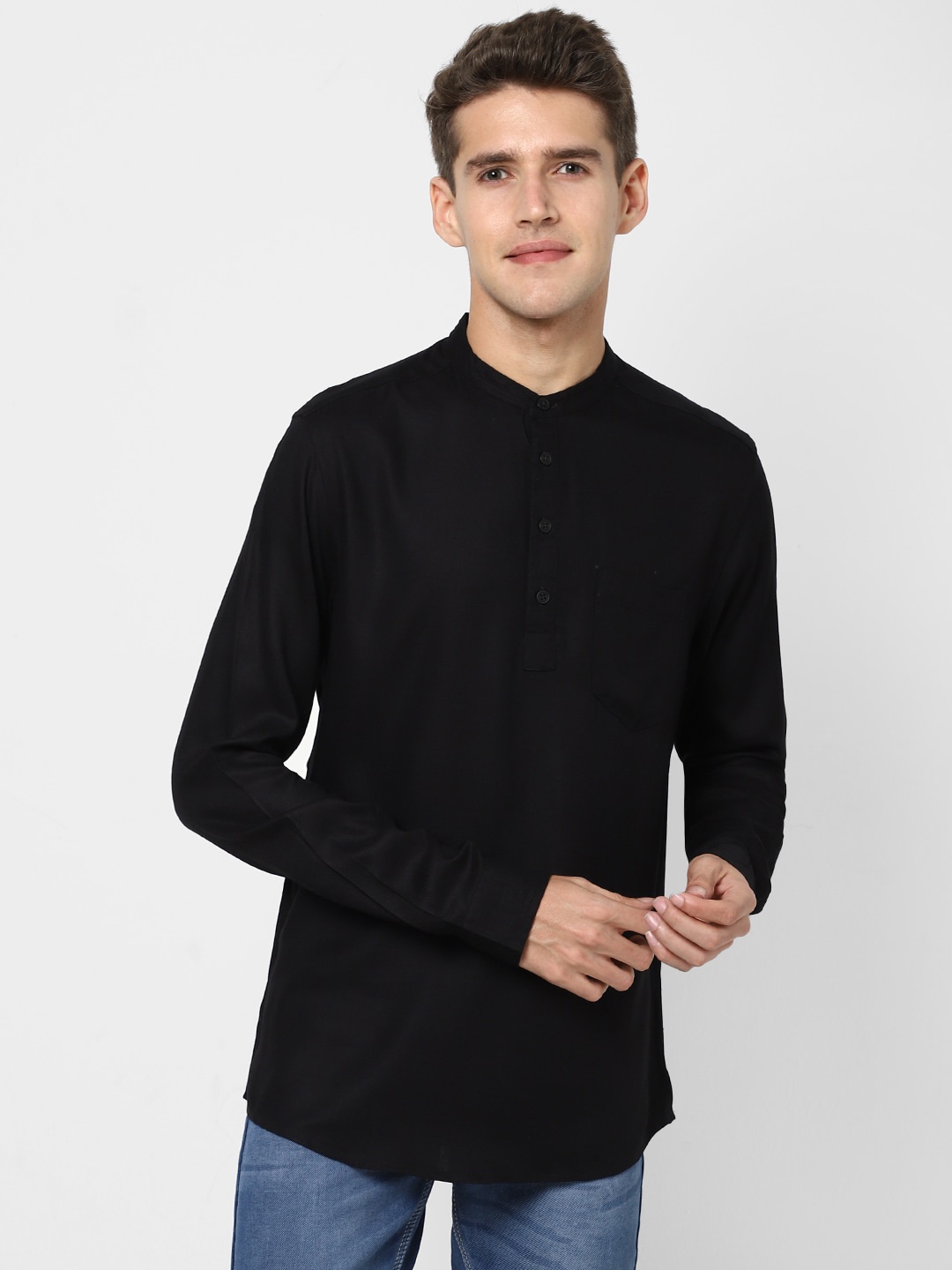 

VASTRADO Men Black Solid Kurta