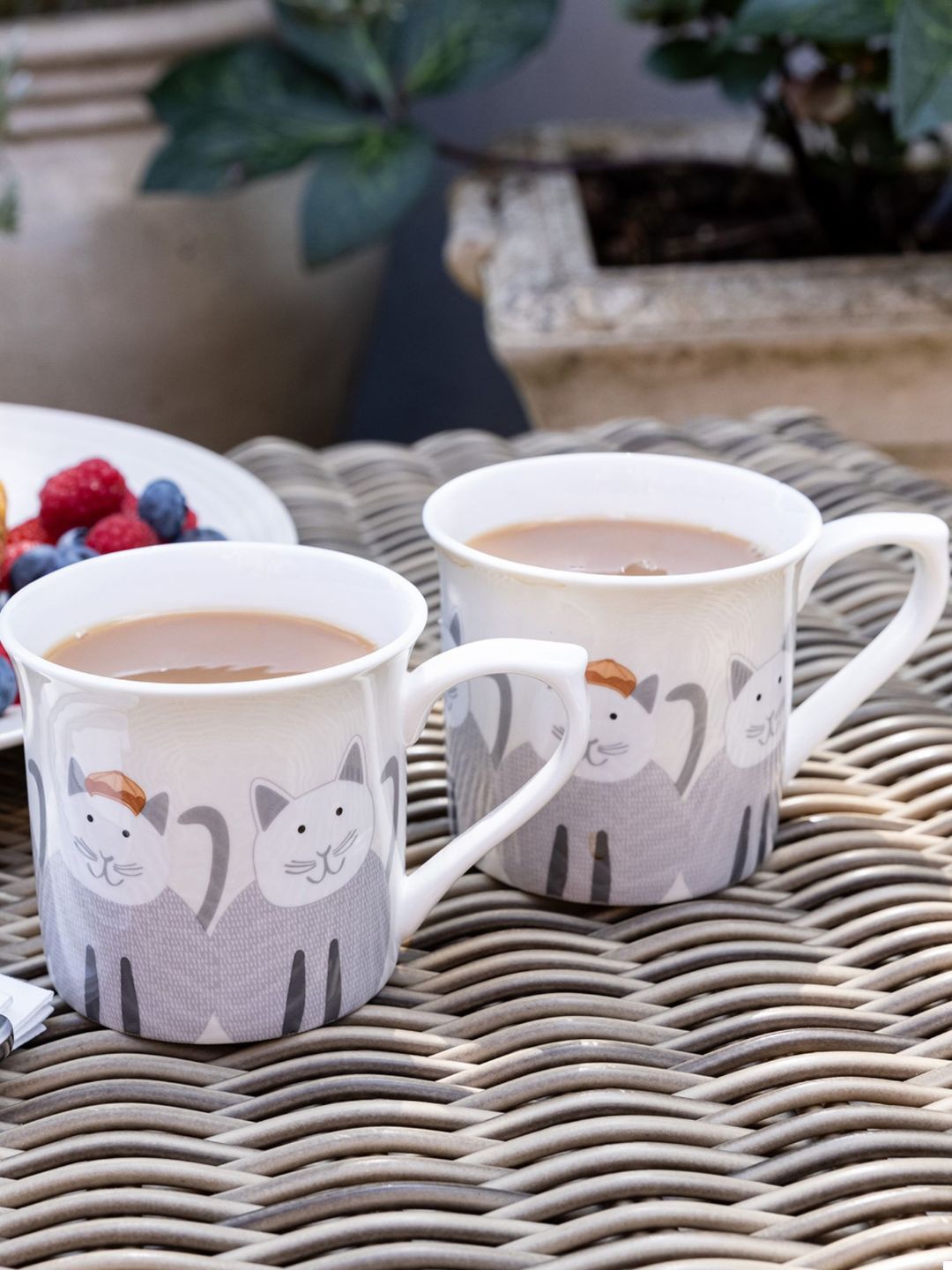 

KitchenCraft White & Grey Dishwasher & Microwave Safe Printed Bone China Glossy Mug 300 ml