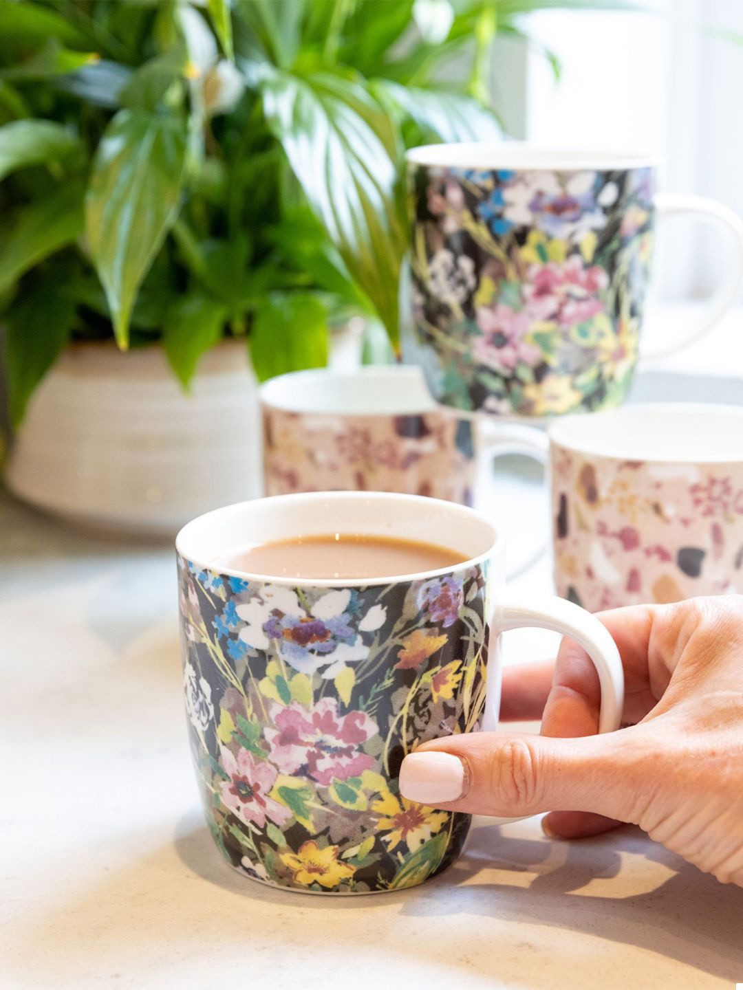 

KitchenCraft White Set Of 4 Dishwasher & Microwave Safe Printed Porcelain Mugs 425ml Each
