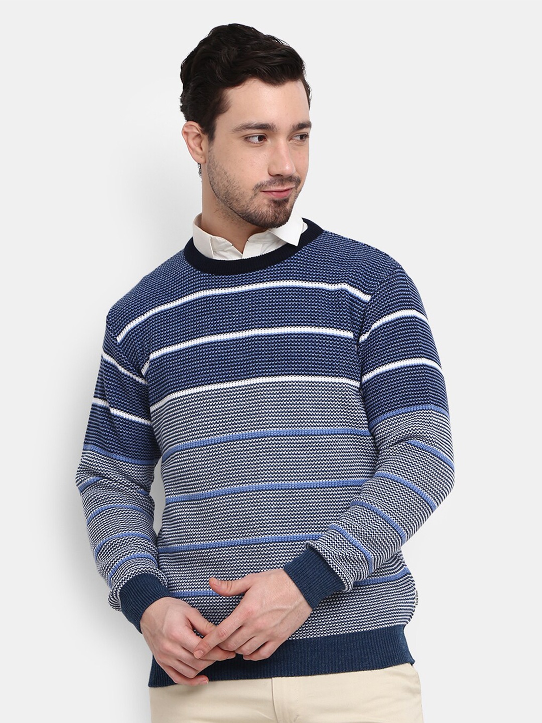 

V-Mart Men Grey Striped Fleece Sweatshirt