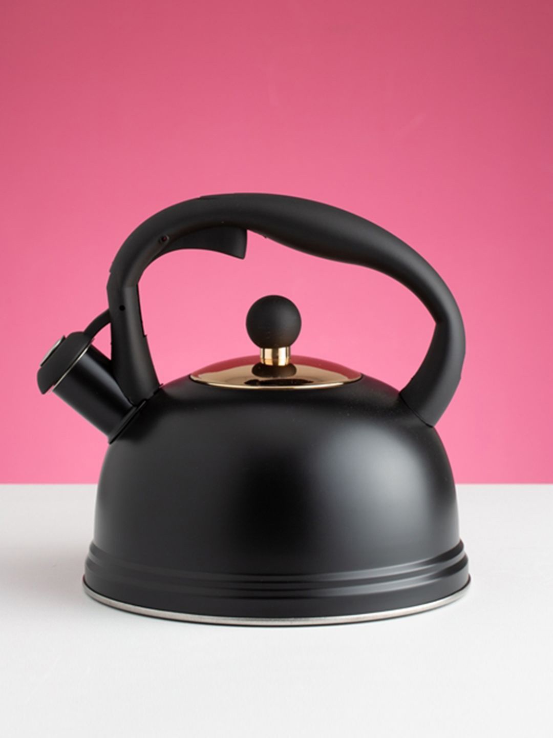 

TYPHOON Black Dishwasher Safe Stainless Steel Whistling Kettle 2L