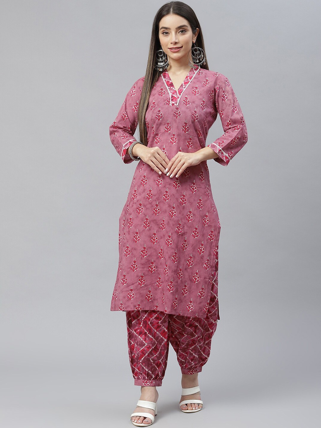 

Indibelle V-Neck Floral Printed Pure Cotton Kurta, Magenta