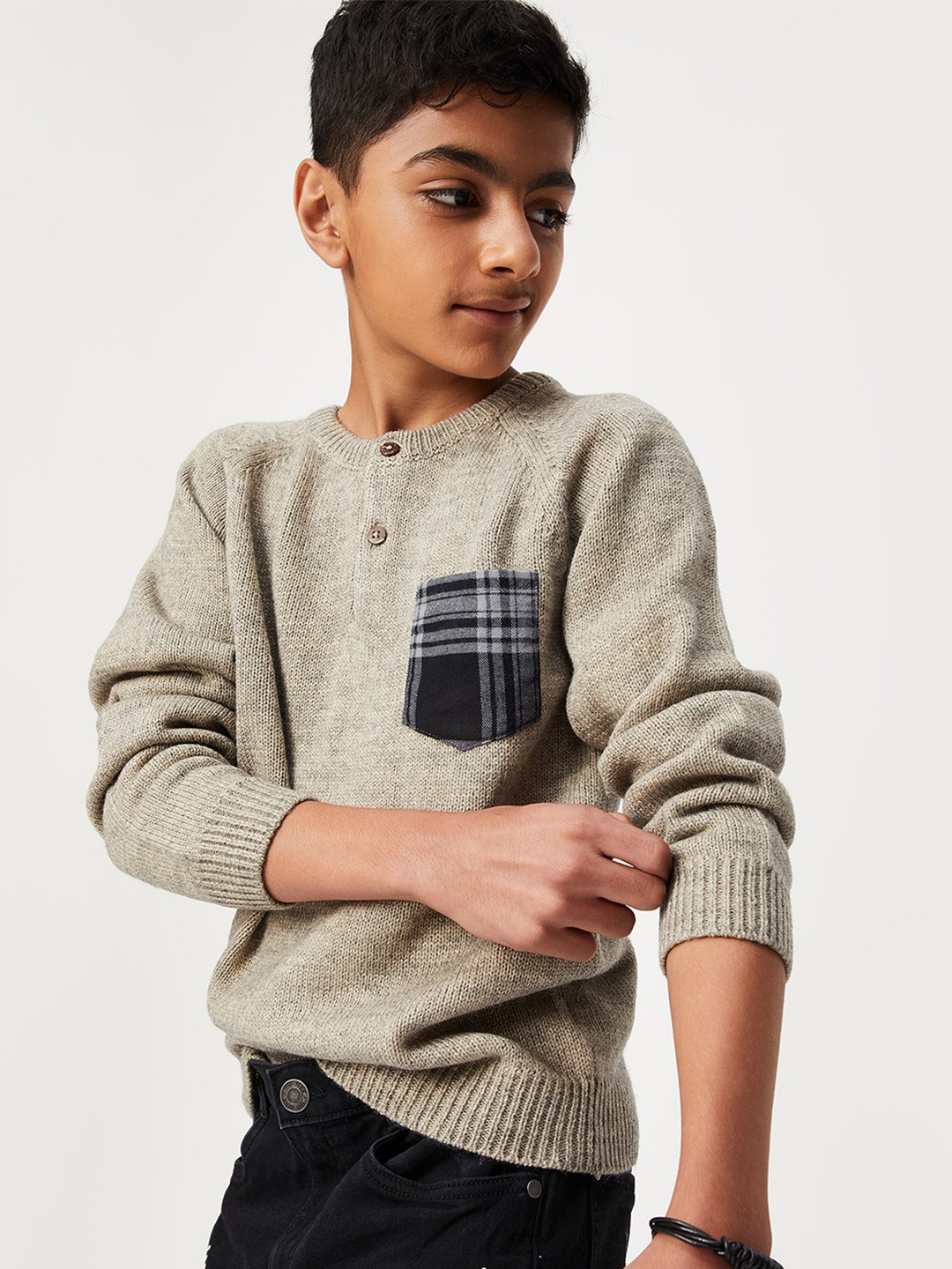 

max Boys Grey & Black Solid Pullover