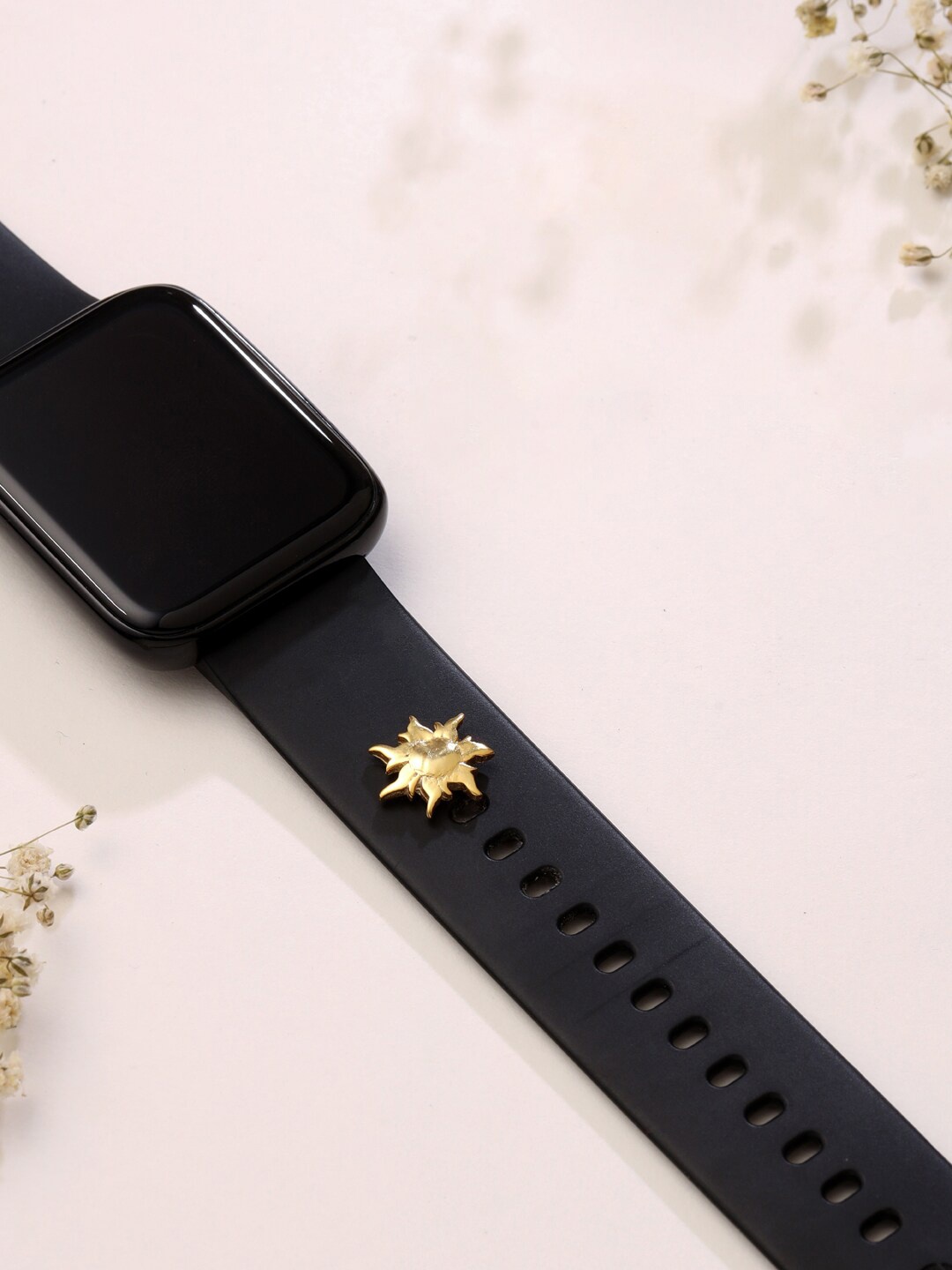 

Mitali Jain Gold-Toned Sun Designed Watch Charms