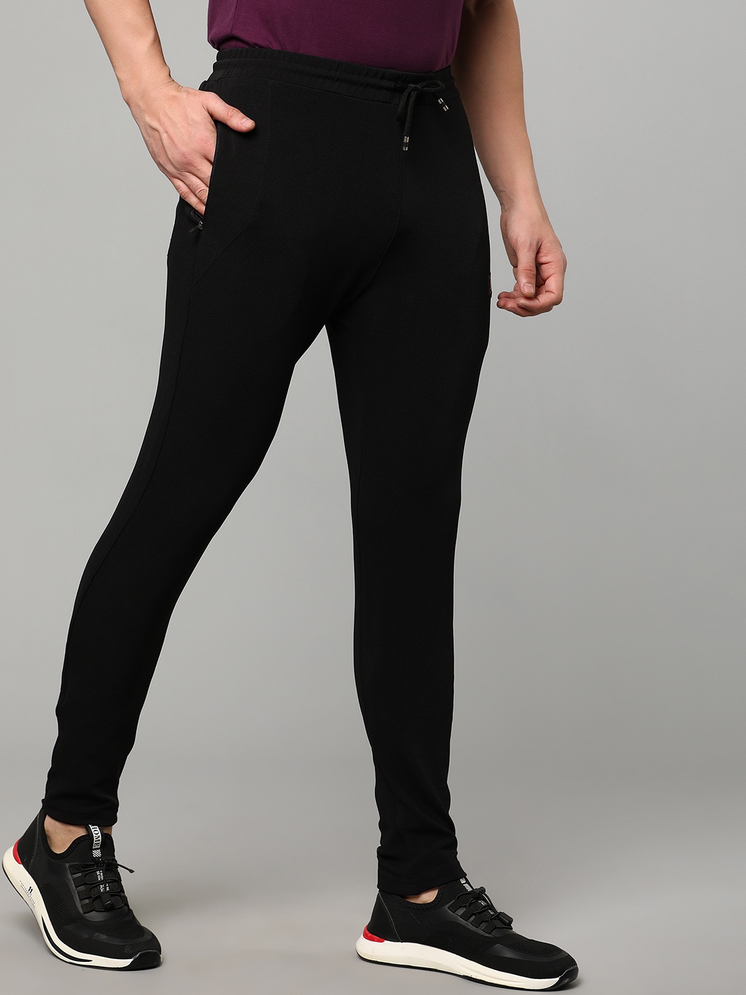 

VeBNoR Men Black Solid Dry Fit Track Pants
