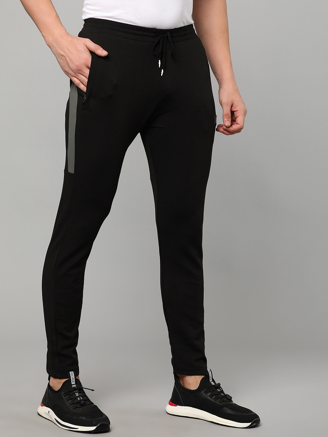 

VeBNoR Men Black & Grey Solid Dry Fit Track Pants