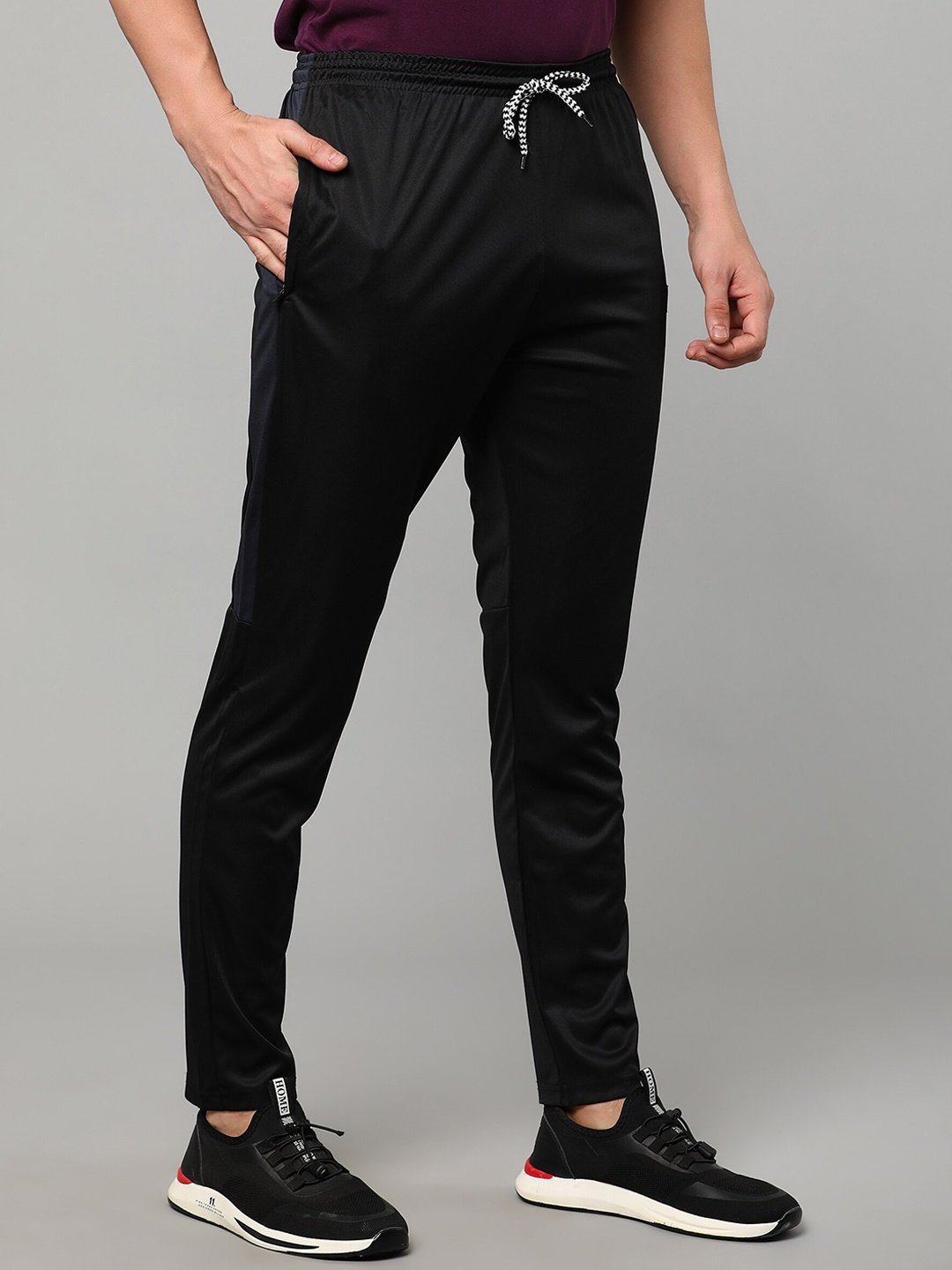 

VeBNoR Men Black Solid Dry Fit Track Pants
